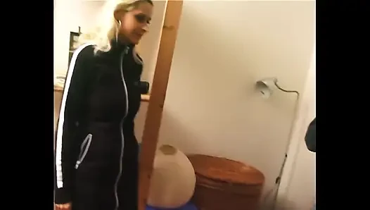 Gadis cantik diajak ngentot dan bugil di jalanan bahkan dientot habis-habisan sama lesbian