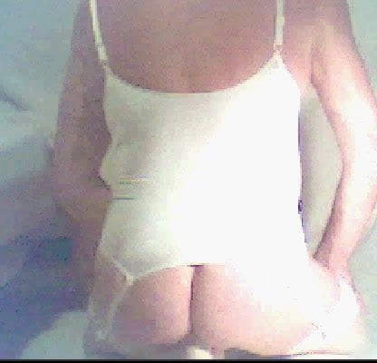 ritasissyslut palying with dildo1