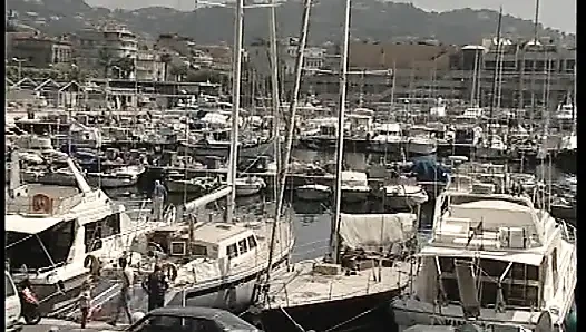 Heiße Frauen Mit Tollen Titten Und Nassen Muschis Werden Doppelt Gefickt,