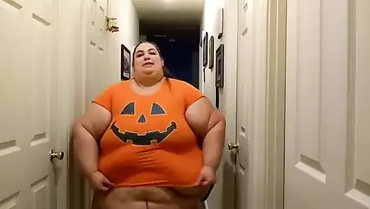 GoG: Too tight Halloween shirt