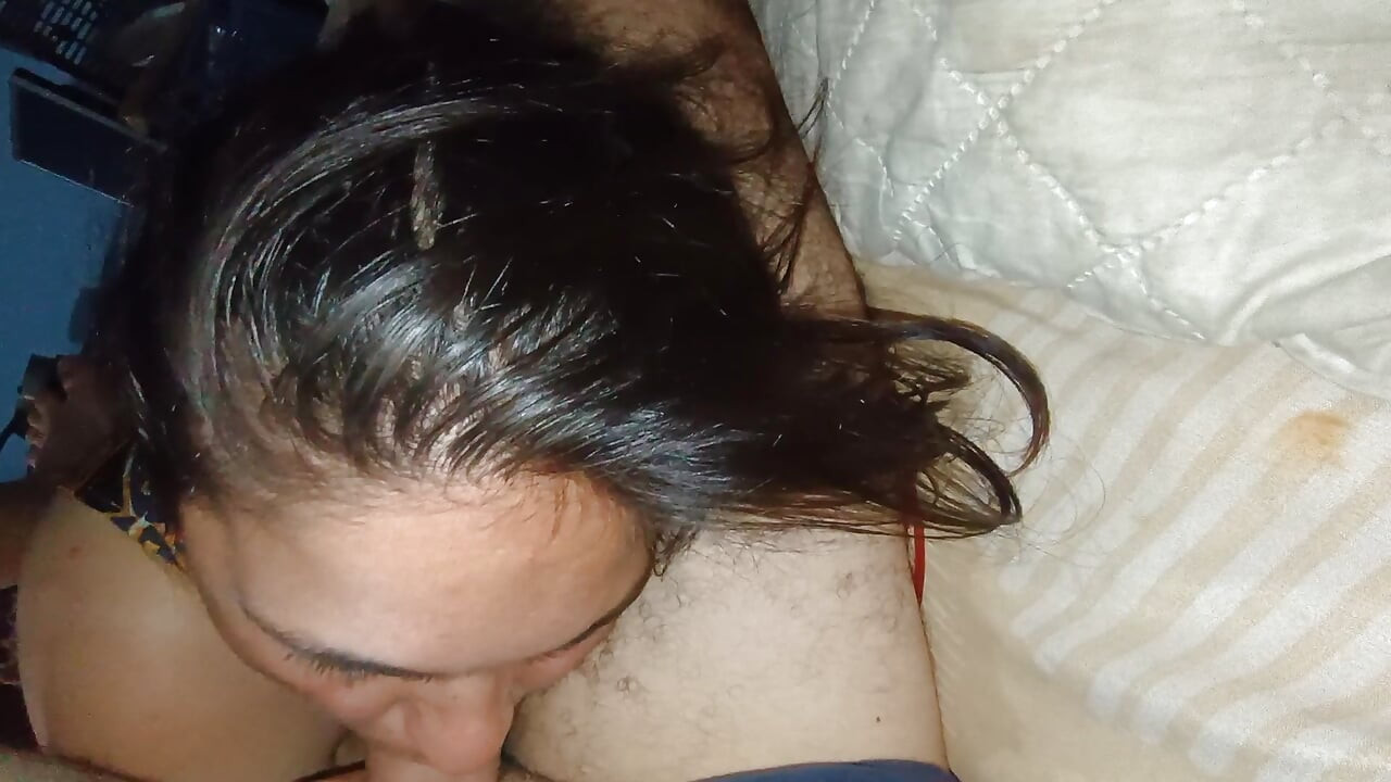 I take advantage of the fact that she's tired and I fuck her for a blowjob and fuck her