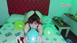 ShyyFxx jugando, frotando y reventando globos- Fetiche de Globos