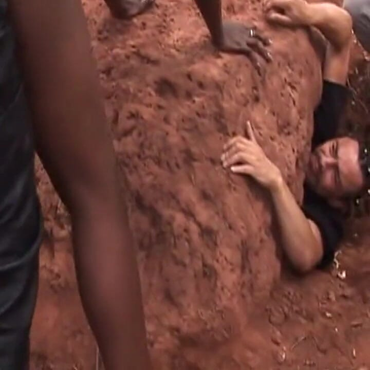 Experienced Cougar Enjoys Intense Outdoor Doggy Action