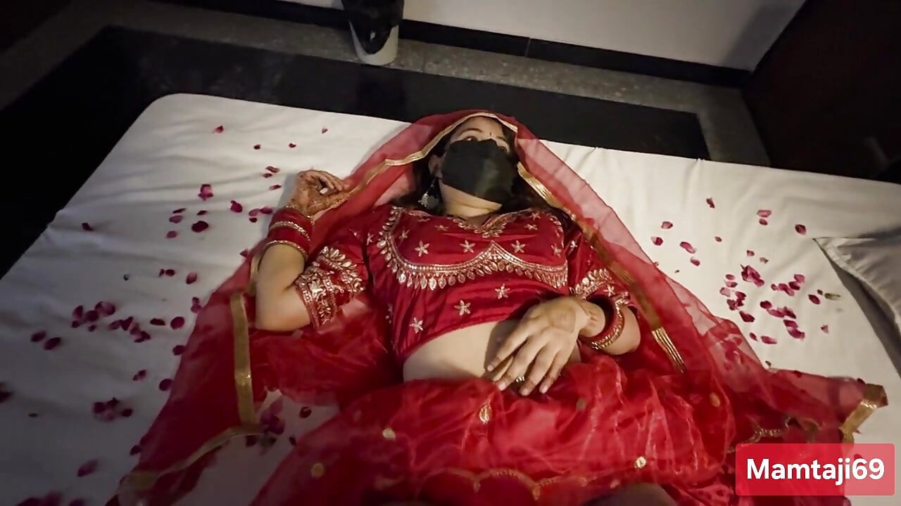 Bhabhi ko Hotal Bolaya , kaisi h Bhabhi ki chut