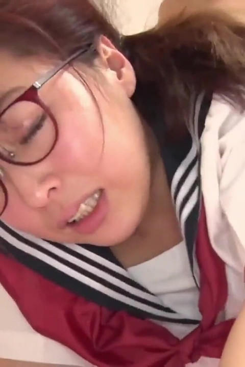 A college girl got masturbated