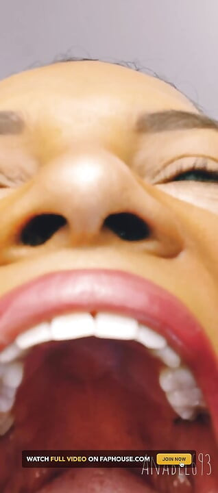 Ásít a hatalmas számmal