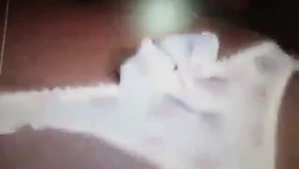 haraç esmer seksi külot giyiyor