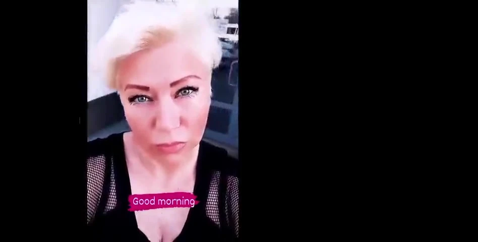 Büyüleyici Rus sürtük evli kadın aimee: tıraşlı olgun amında dildoyla solo