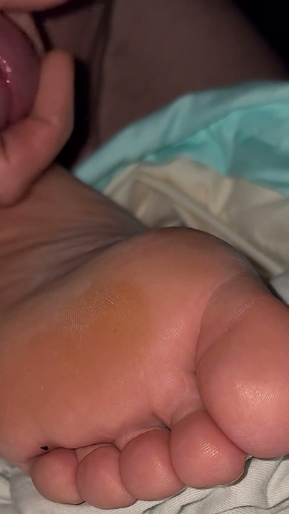 Amateur footfetish Cum on soles | Clip 2