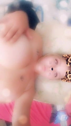 BBW reibt ihre Muschi