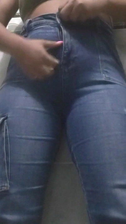 Must-see moment from "Camera in public bathroom captures nurse pissing"