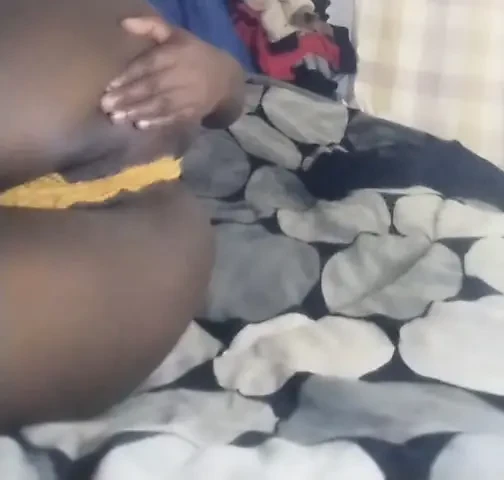 African Babe pleasuring herself