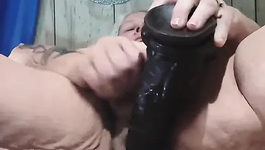 Большой черный и толстый член весь в ее щели