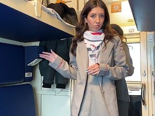 Seks met conducteur in de trein, ik hoop dat ze niet wordt ontslagen