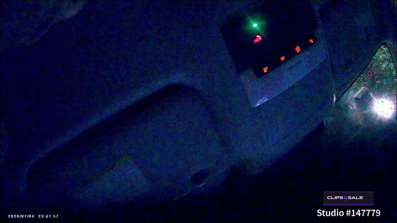 Creole BBW Que's Night Time Car Foot Worship Sessions