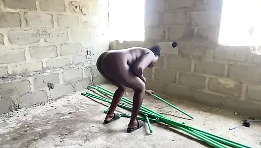 Mein freund bittet mich, zu arbeiten, bevor er mir geld gibt, er fickt mich