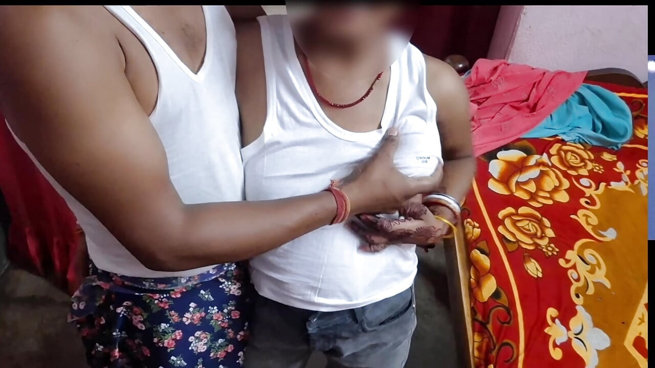 Proprietarul casei a futut-o pe servitoarea Priya