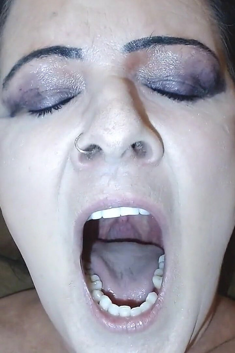 Super Closeup Yawning and Full View