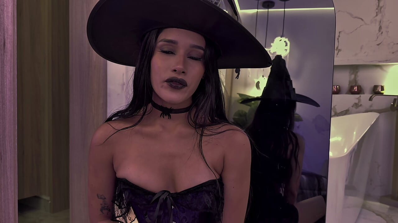 Horny little witch plays with a dildo on Halloween night - Carolina Guerrero