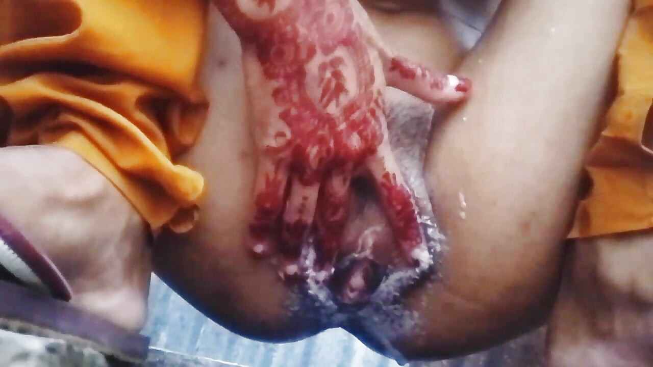 Super steamy Bangladeshi girl solo masturbation you Won't believe, trending now on social media everywhere.