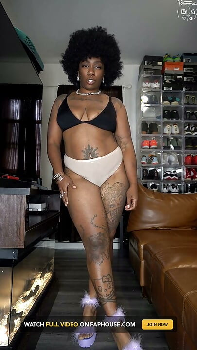 Sensual Ebony Wedgie Walk