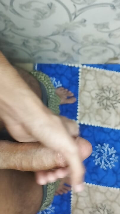 Ukur kontolku saat masturbasi