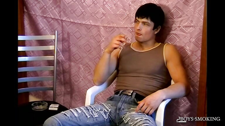 BoysSmoking: Gus nam daje uvid u njega kako miluje svoj veliki debeli kurac