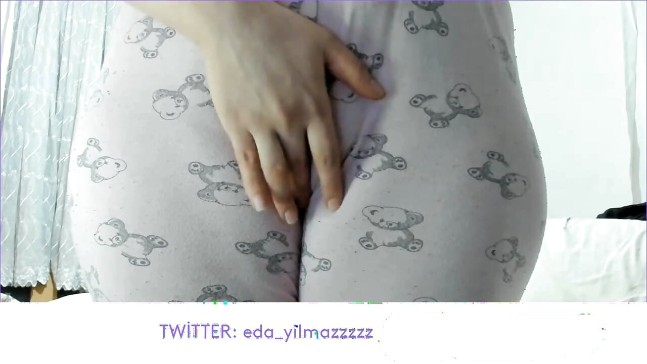 CAMEL TOE- MASTURBATION IN PAJAMAS- TURKISH PORN- TURKISH MILF