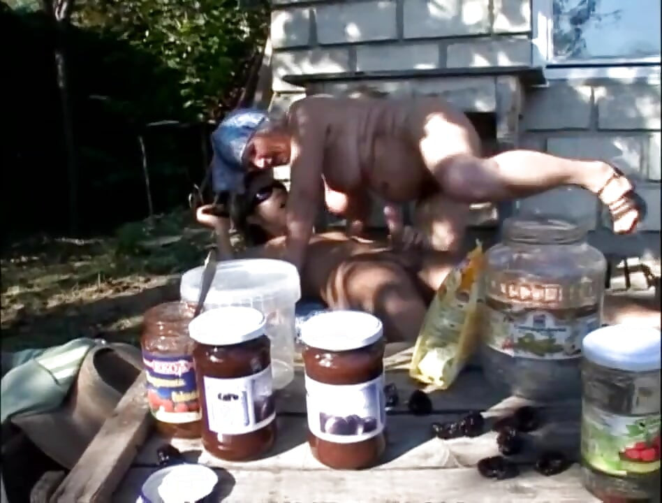 Old and young pussy fucking in the garden...old girl loves the young cock