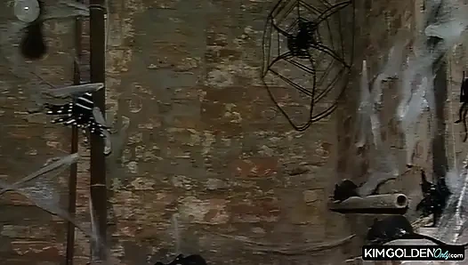 Heisser Dreier in der Scheune mit geiler Bruenetten