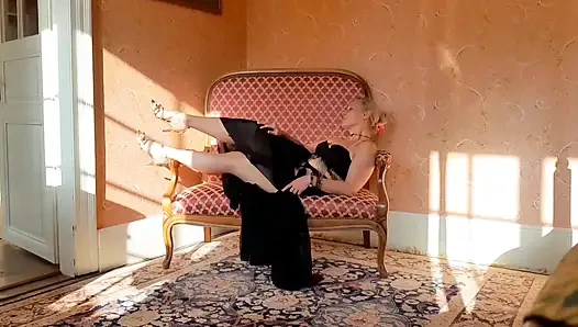 Selena'nın poz veren dansı ve seks oyunları