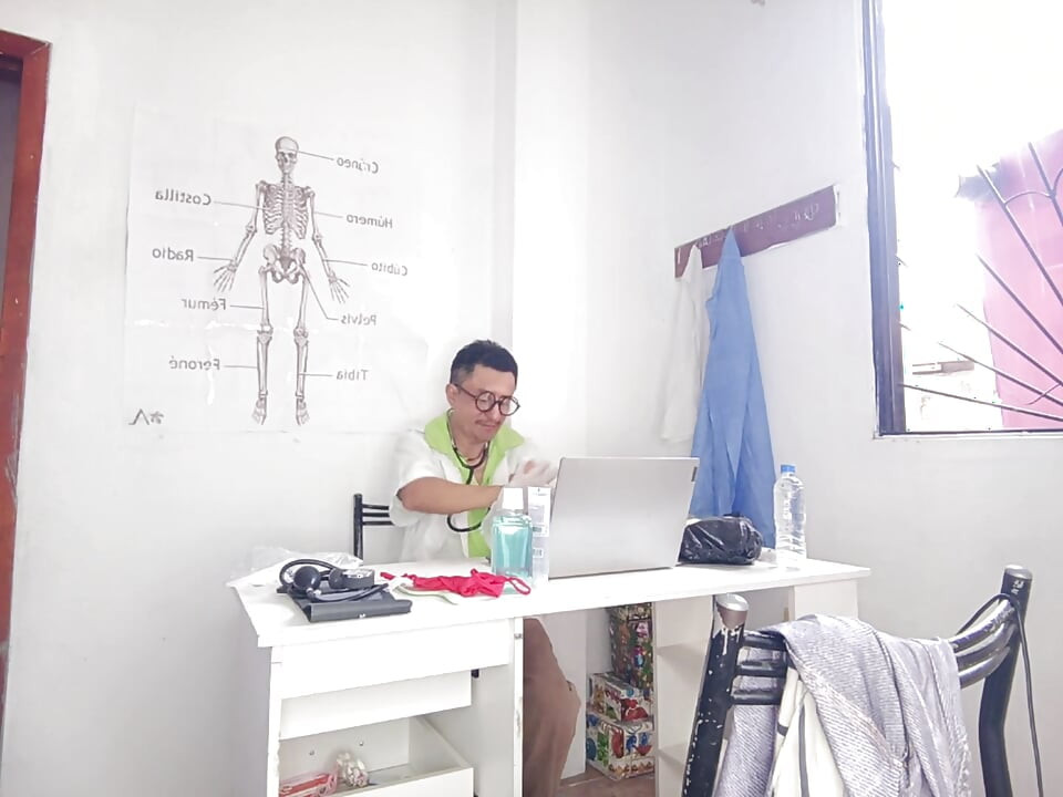 Doctor fucks beautiful busty and big-assed stepdaughter