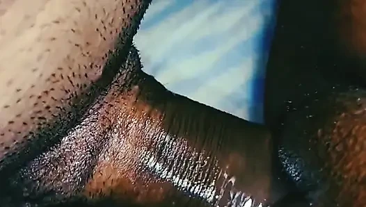 Aman hat eine witwe zum baden gemacht, tejaswini