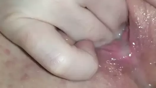 Wife fingering cum out
