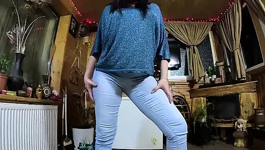 Cameltoe MILF Twerks in Jeans Blowjob & Cum All Over My Puffy Jacket 334