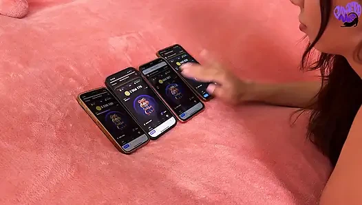 Hevesli bir şekilde akıllı telefonunda oynarken üvey kız kardeşimi sikiyorum