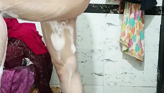 Priya bhabi heiße körpershow