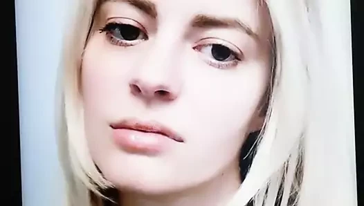Elyse Willems boşalma anısına 2