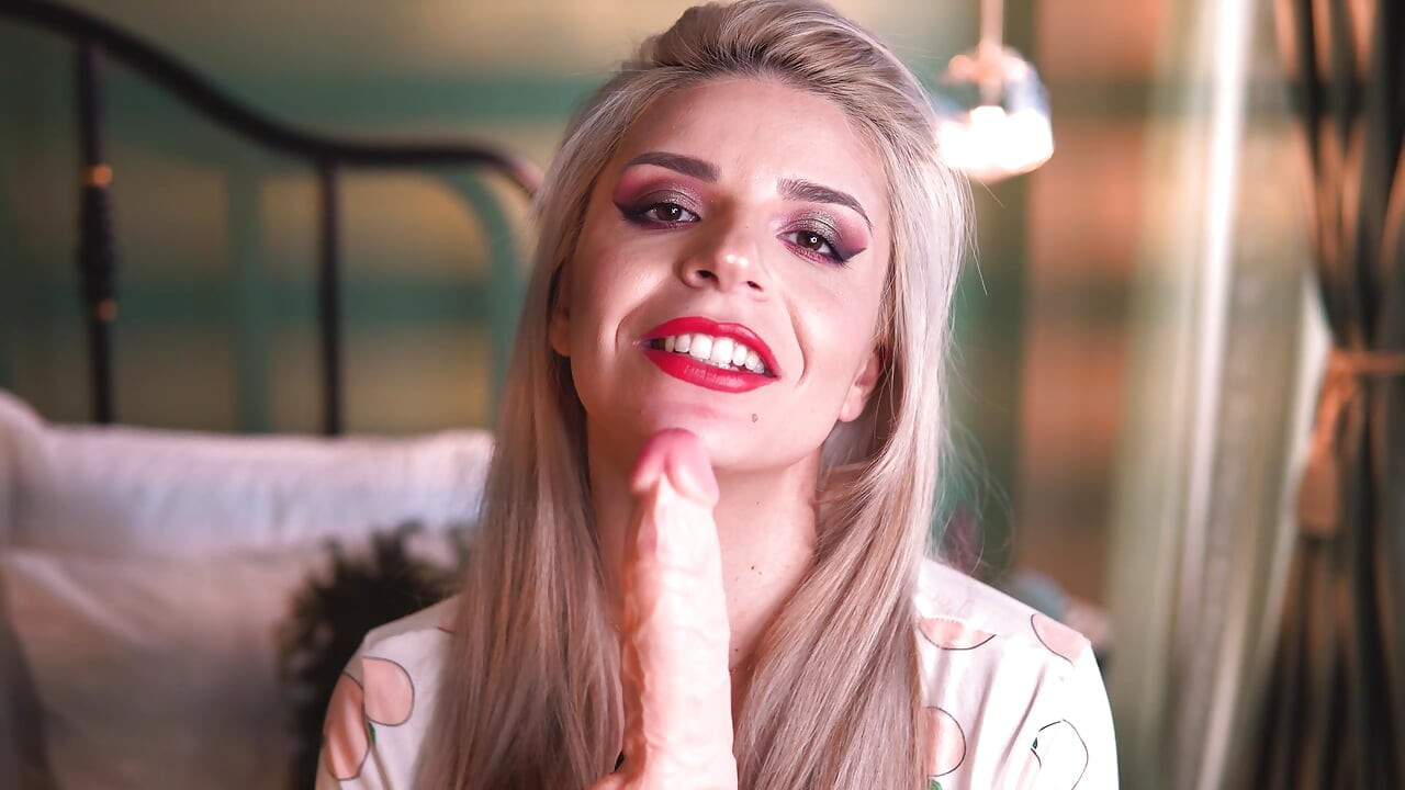 Alexa creed fa un sensuale pompino salivoso! Pronto per le sue labbra sul tuo cazzo?