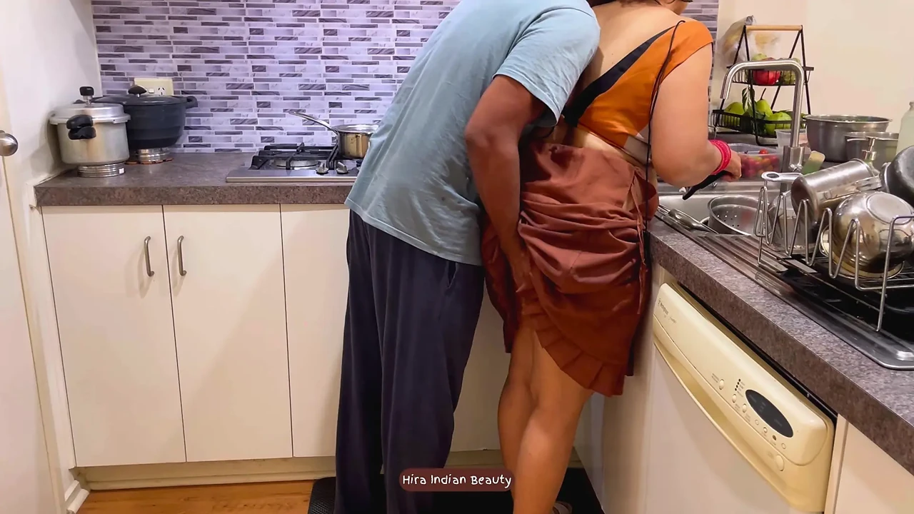 Beautiful Saree Sex - Loud Pussy Eating - Erotic Face Fucking and Anal Sex with Step Brother