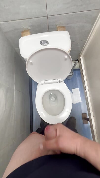 Wanking and cuming