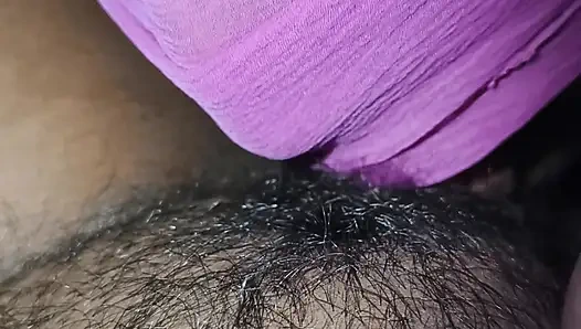 Cowok ini crot di dalam memekku