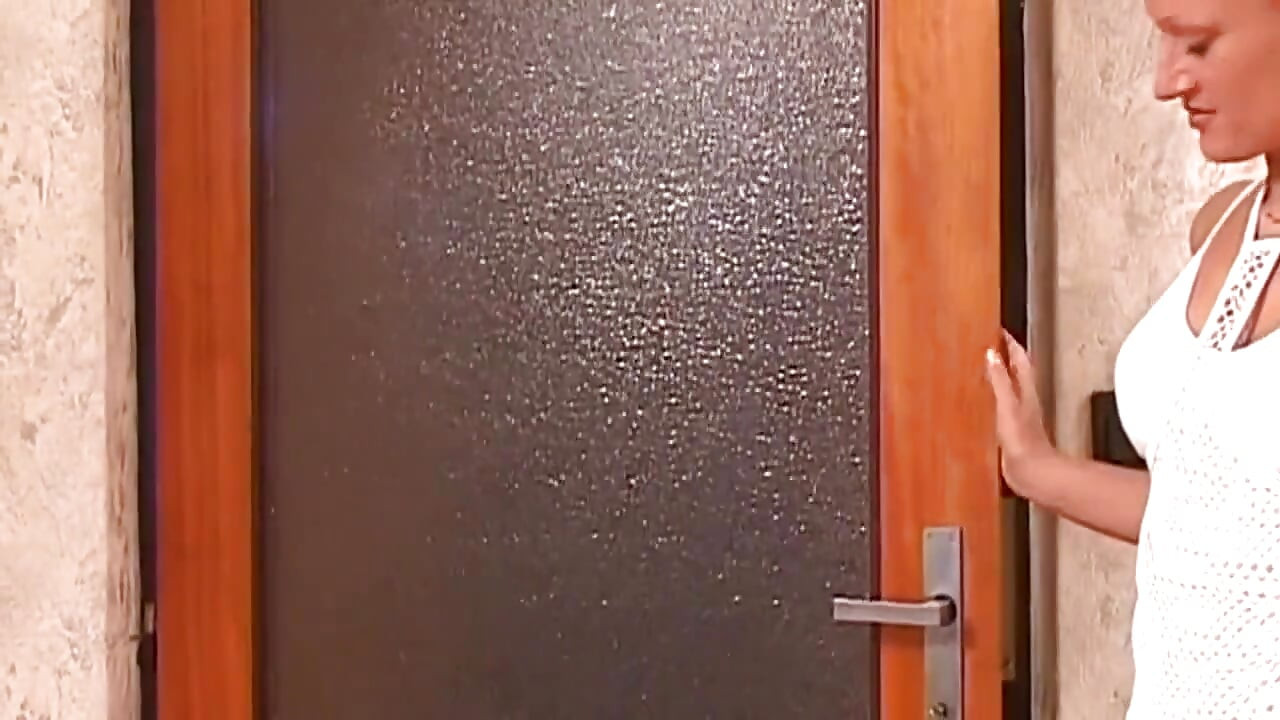 Redhead MILF Spreads Wide for Doctor's Intimate Exam