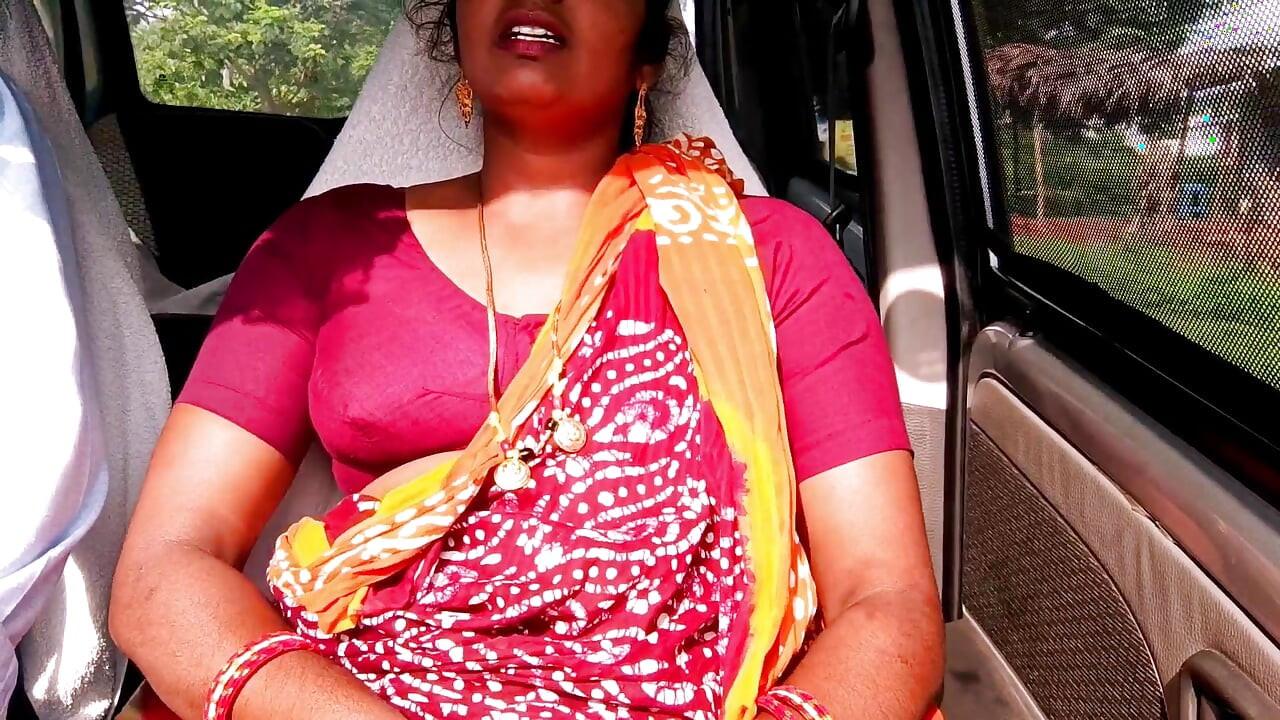 Car Sex.देसी सौतेली मम्मी और सौतेला बेटा चुदाई के लिए लॉन्ग ड्राइव. तेलुगु गंदी बात करते हुए।