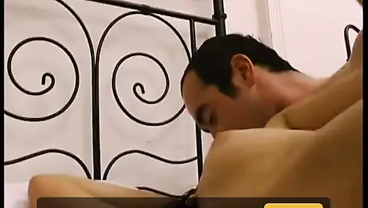 Yaşlı ve genç büyük tombul orta yaşlı seksi kadın olgun yarak emiyor