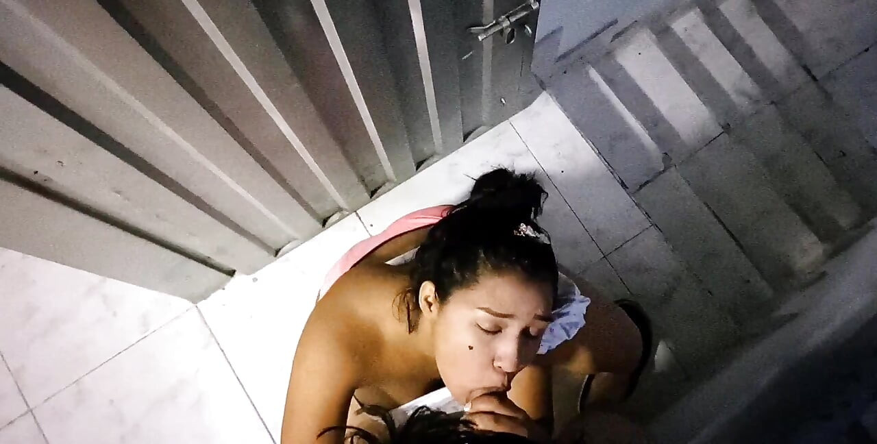 Minha esposa fode com outra puta