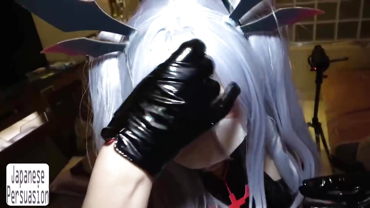 A ritka cosplay fürdőruhás megjelenés merész és szemet gyönyörködtető stílusban hozza ki játékos oldalát