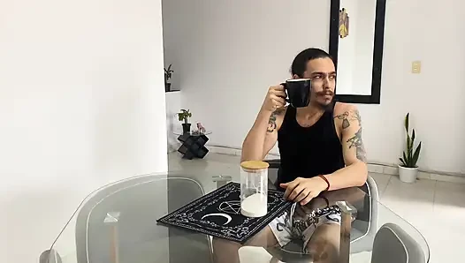 Üvey kız kardeşim gitti ve büyük götlü latin en iyi arkadaşı, bana sakso çekti! - İSPANYOLCA PORNO