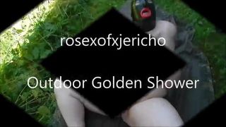 Outdoor golden shower