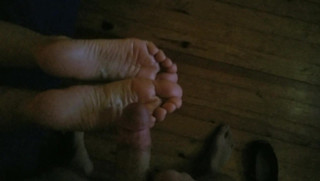 Cum On Wrinkled Latina Soles